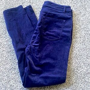 Women’s cold water creek classic fit corduroy pants in a navy blue. Size 10
